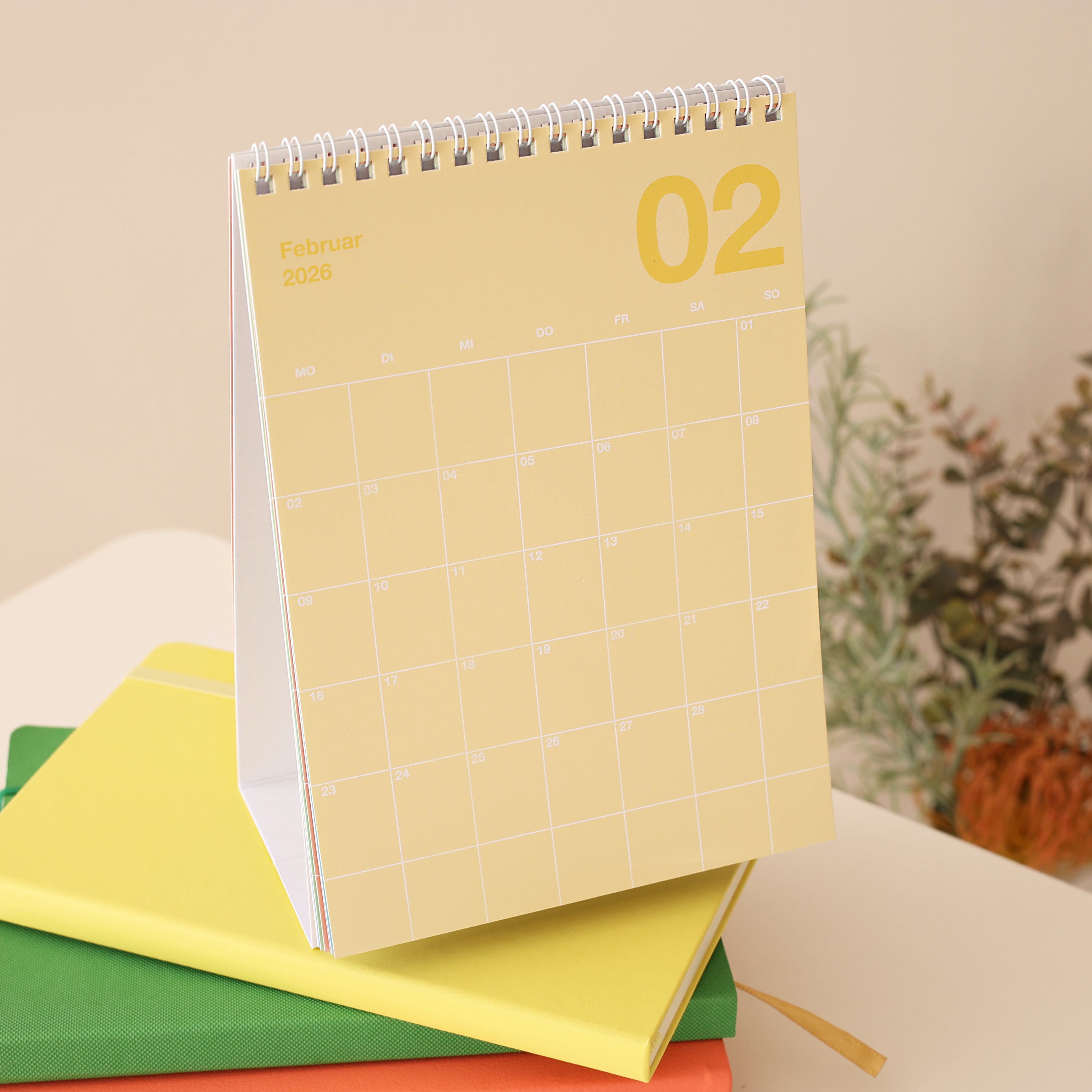 heaven+paper® A5 Tischkalender 2026 - der bunte zum Aufstellen