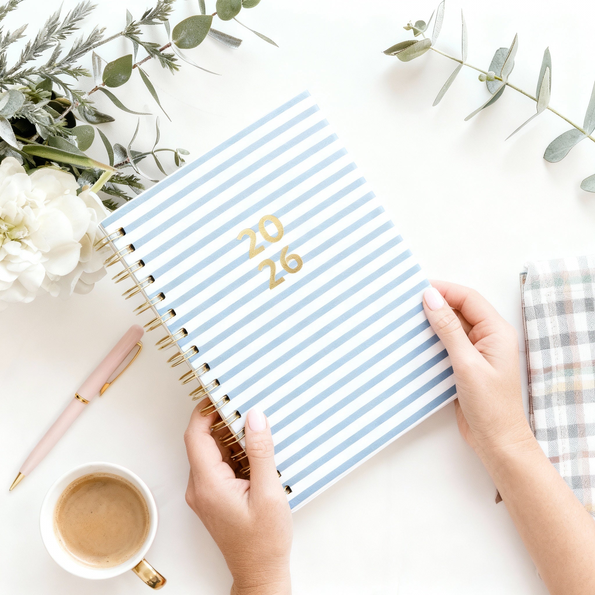 HEAVENLY HAND2.jpeg__PID:f31ae3e3-fdf3-4347-a5da-21e7464a82fb